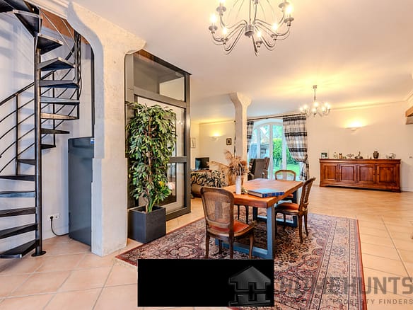 8 Bedroom Villa/House in Saint Jean De Gonville 28