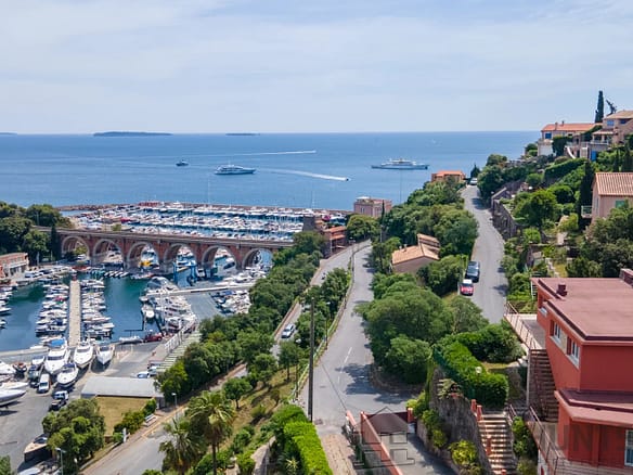 4 Bedroom Villa/House in Theoule Sur Mer 34