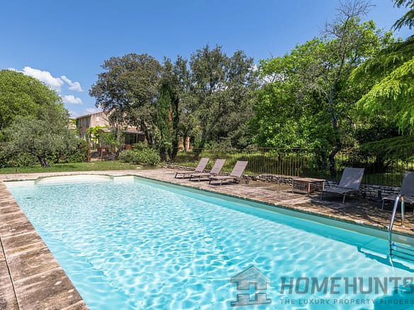 5 Bedroom Villa/House in Gordes 2