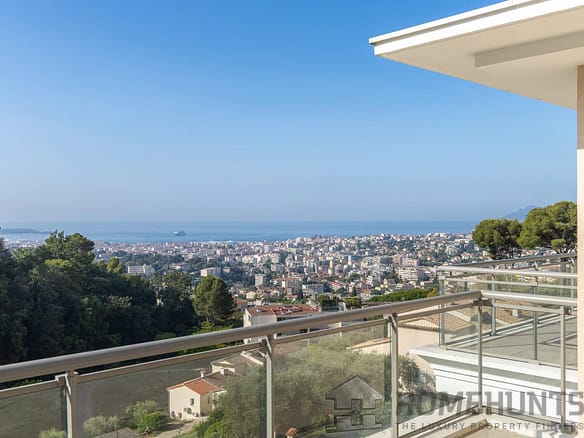 4 Bedroom Apartment in Le Cannet 20