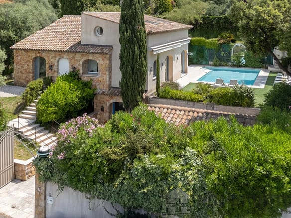 4 Bedroom Villa/House in Cannes 32