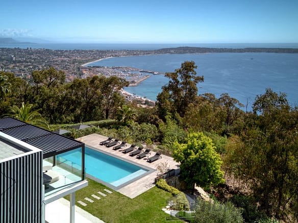 4 Bedroom Villa/House in Cannes 30