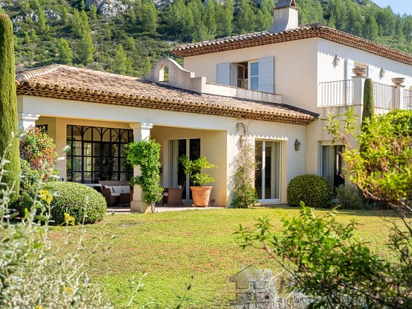 4 Bedroom Villa/House in Gemenos 30