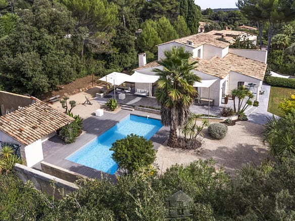 5 Bedroom Villa/House in Biot 10