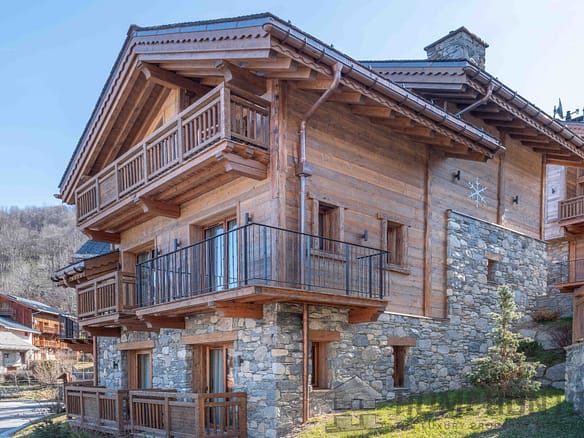 5 Bedroom Chalet in Meribel 14