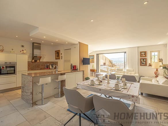 3 Bedroom Villa/House in Goult 5