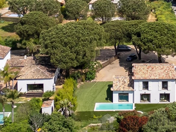 10 Bedroom Villa/House in Grimaud 10