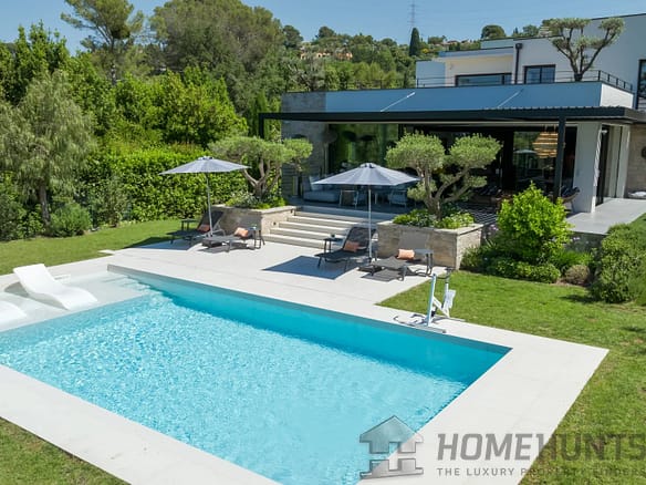 4 Bedroom Villa/House in Mougins 24