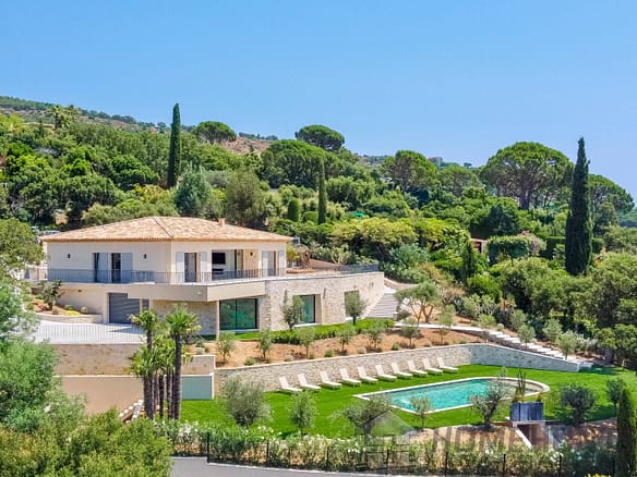 5 Bedroom Villa/House in Grimaud 12