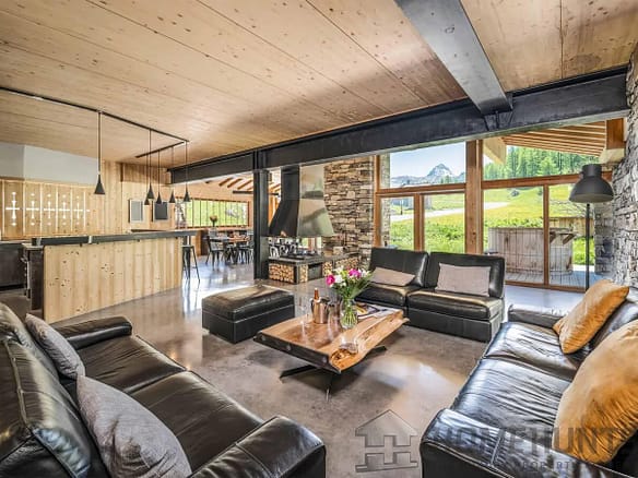 12 Bedroom Chalet in Tignes 9