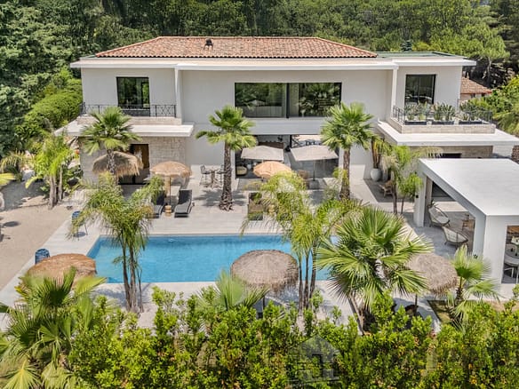 4 Bedroom Villa/House in Mougins 30