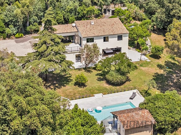 5 Bedroom Villa/House in Auribeau Sur Siagne 8
