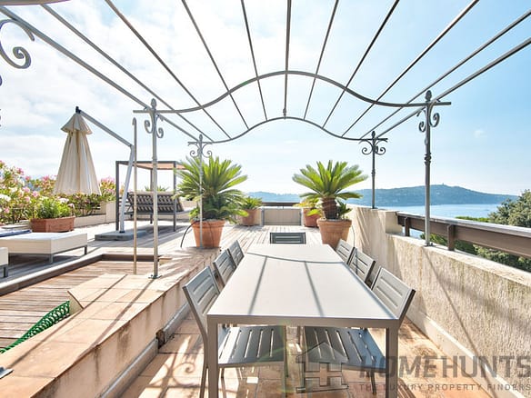3 Bedroom Apartment in Villefranche Sur Mer 12