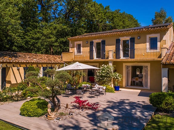 6 Bedroom Villa/House in St Remy De Provence 22