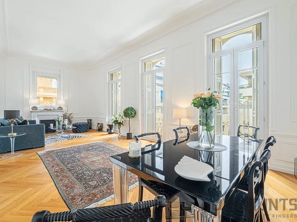 3 Bedroom Apartment in Nice 28