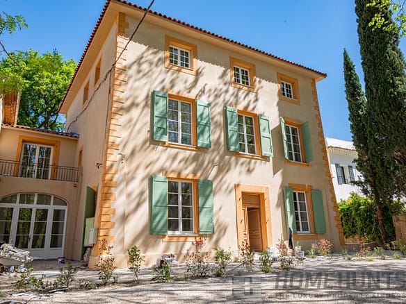 4 Bedroom Apartment in Aix En Provence 2