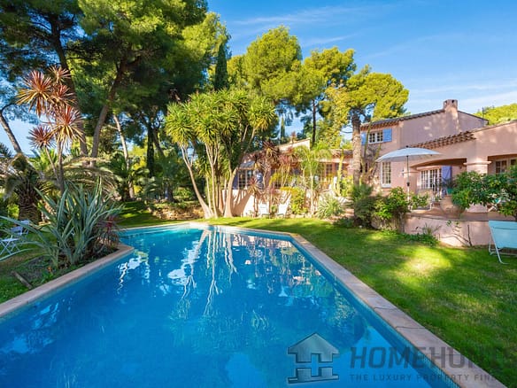 5 Bedroom Villa/House in La Ciotat 2