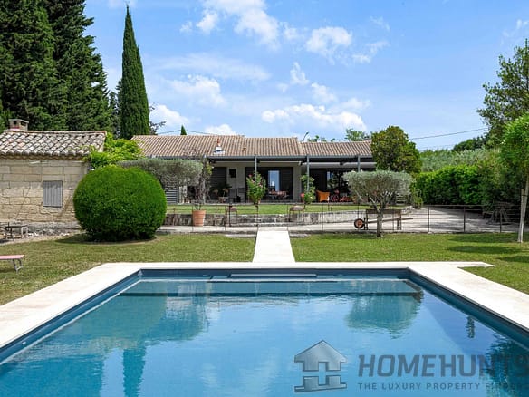 5 Bedroom Villa/House in Uzes 2