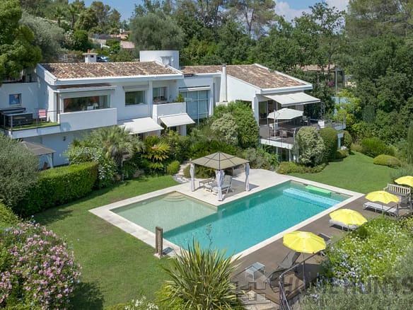 6 Bedroom Villa/House in Valbonne 10