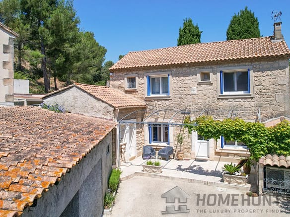 2 Bedroom Villa/House in Paradou 26