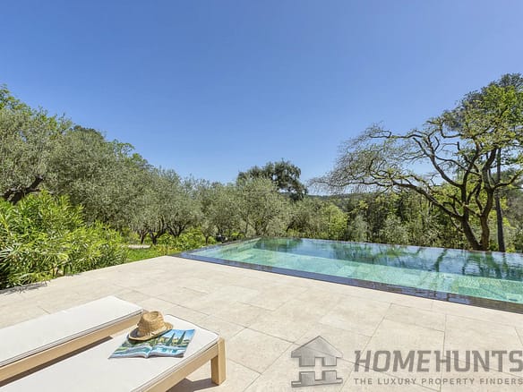 4 Bedroom Villa/House in Valbonne 36