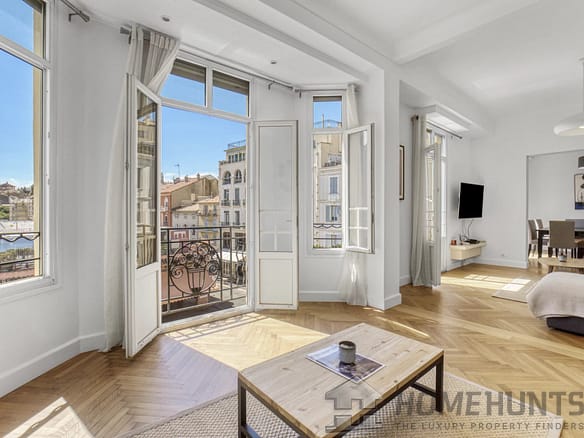 3 Bedroom Apartment in Cannes 4