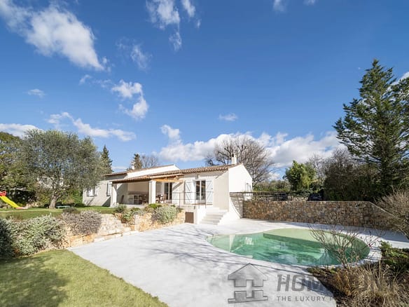 4 Bedroom Villa/House in Grasse 28