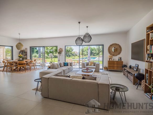 4 Bedroom Villa/House in Grimaud 20