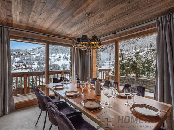 4 Bedroom Chalet in Meribel 36