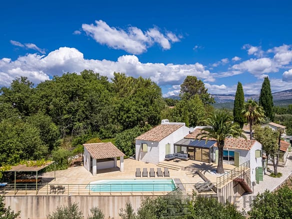 5 Bedroom Villa/House in St Cezaire Sur Siagne 34