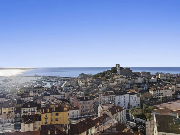 4 Bedroom Apartment in Cannes 6