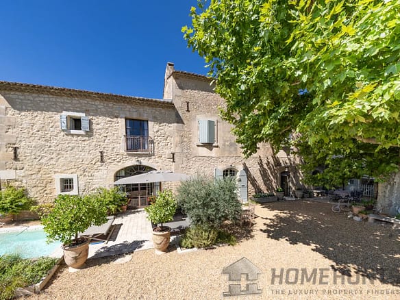 5 Bedroom Villa/House in Paradou 10