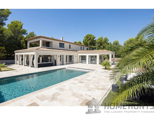 6 Bedroom Villa/House in Tourtour 20