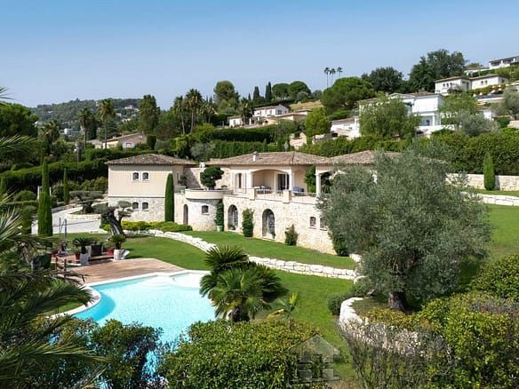 6 Bedroom Villa/House in St Paul 22