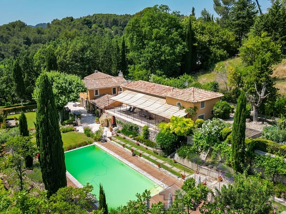 6 Bedroom Villa/House in Aix En Provence 28