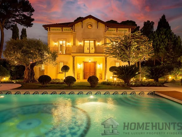 8 Bedroom Villa/House in Cap D Antibes 26
