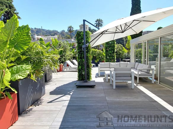 3 Bedroom Apartment in Cannes 30