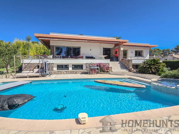 6 Bedroom Villa/House in St Raphael 16