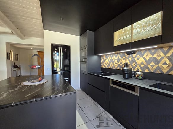 5 Bedroom Villa/House in Bagnols En Foret 14