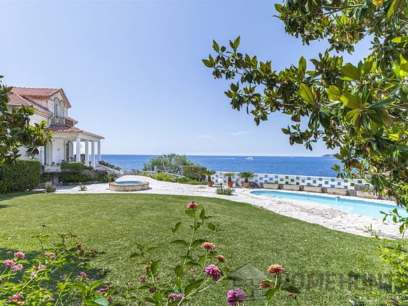 7 Bedroom Villa/House in Cap D Ail 9