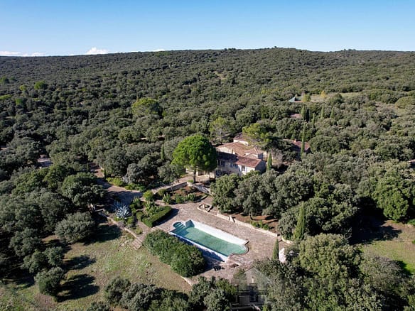 8 Bedroom Villa/House in Uzes 26