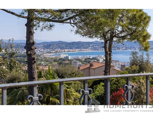 4 Bedroom Villa/House in Mandelieu La Napoule 8