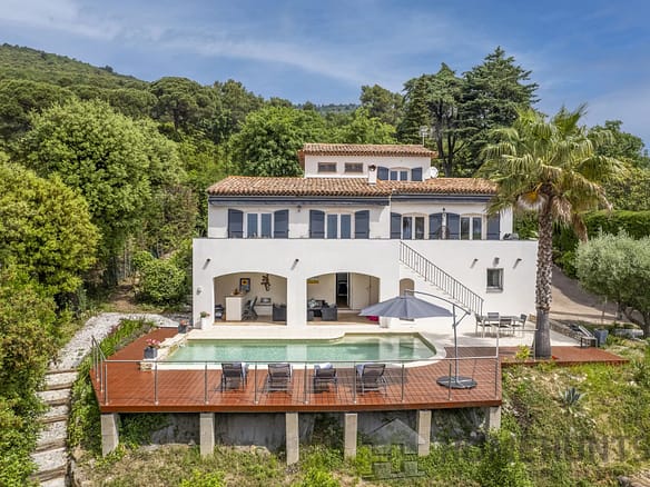 5 Bedroom Villa/House in Grasse 28