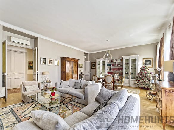 3 Bedroom Apartment in Cannes 32