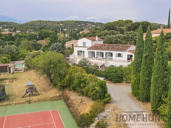 5 Bedroom Villa/House in Lorgues 26