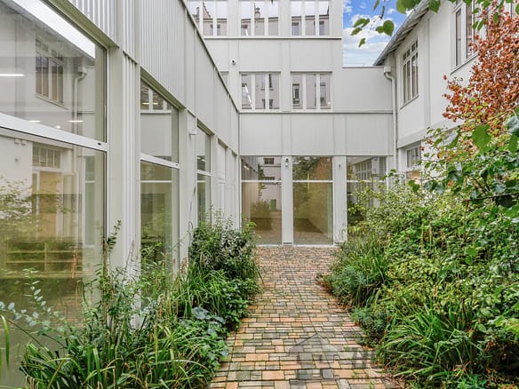 Villa/House in Paris 5th (Latin Quarter – Mouffetard) 24