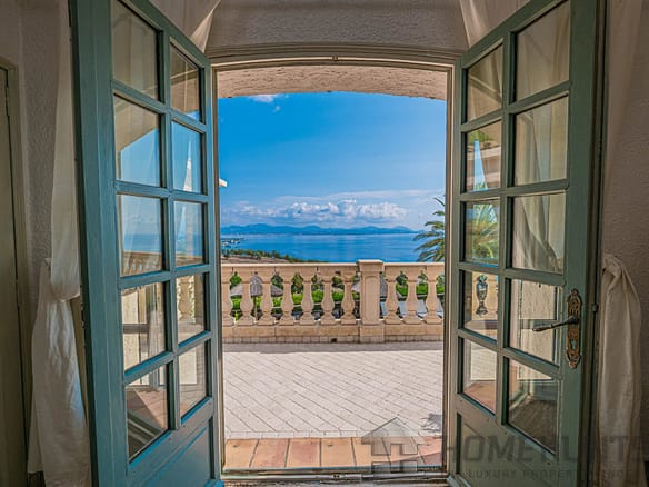 5 Bedroom Villa/House in Les Issambres 12