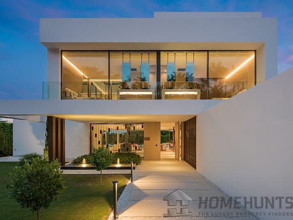 5 Bedroom Villa/House in The Golden Mile 28