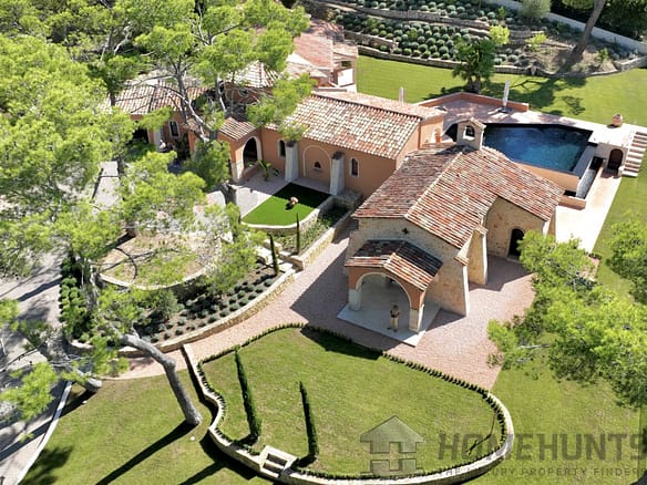6 Bedroom Villa/House in Cannes 8