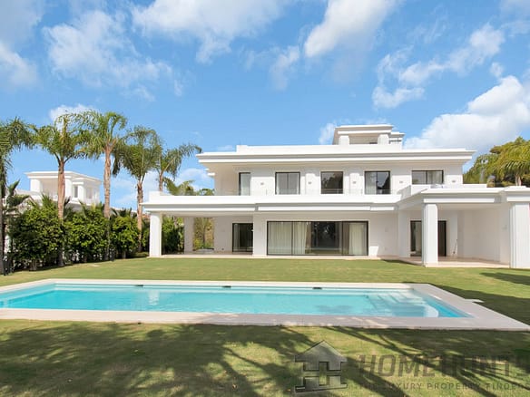 6 Bedroom Villa/House in The Golden Mile 20